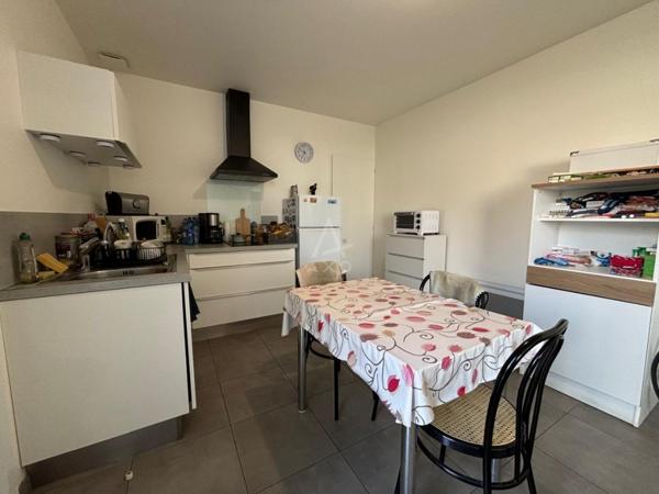 Ensemble de 5 Appartements centre ville de Montaigu