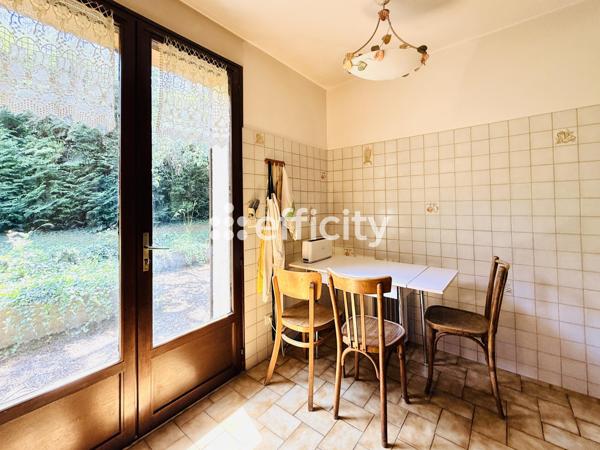 Maison
         5 pièces
        - 150 m² Exclusivité 750 000 € *