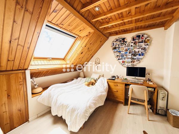 Maison
         5 pièces
        - 150 m² Exclusivité 750 000 € *