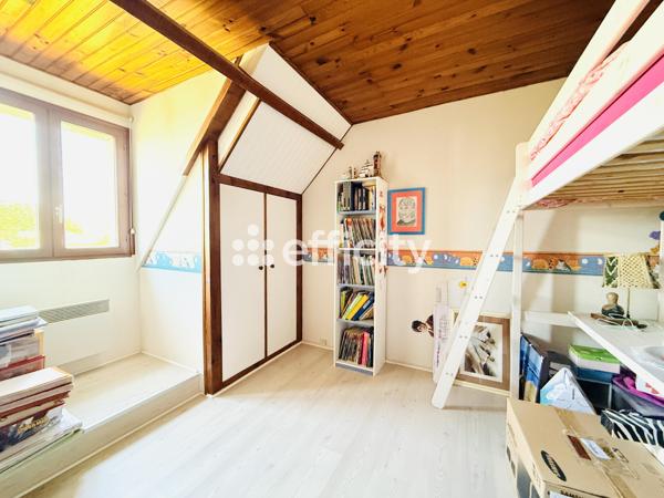 Maison
         5 pièces
        - 150 m² Exclusivité 750 000 € *