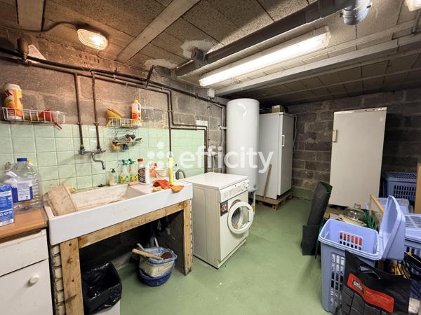 Maison
         5 pièces
        - 150 m² Exclusivité 750 000 € *