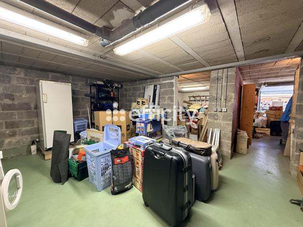 Maison
         5 pièces
        - 150 m² Exclusivité 750 000 € *