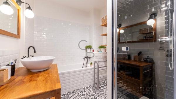 Appartement
         4 pièces
        - 86 m² 739 000 € *