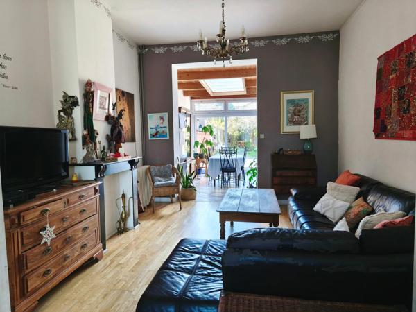 Proche centre et gare, cachet de l'ancien et jolis volumes!