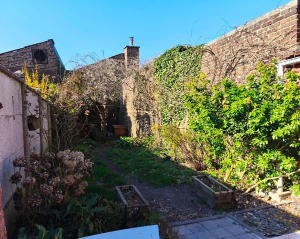 Proche centre et gare, cachet de l'ancien et jolis volumes!