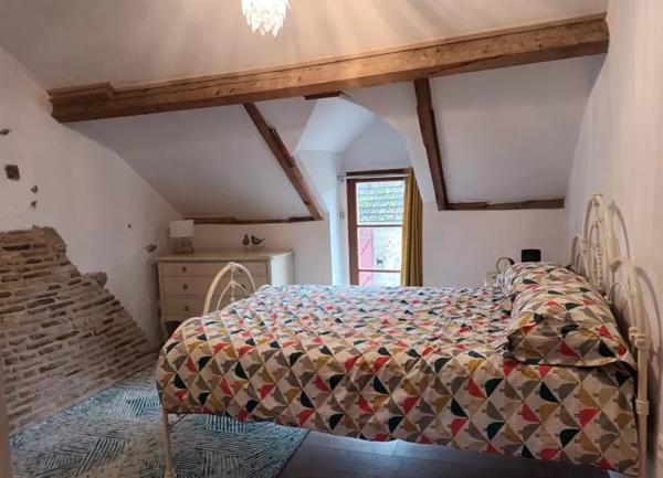 Grande maison de hameau avec maison d’amis dans un environnement paisible