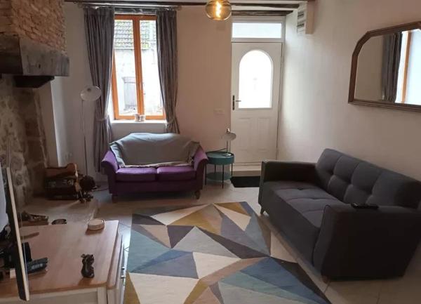 Grande maison de hameau avec maison d’amis dans un environnement paisible