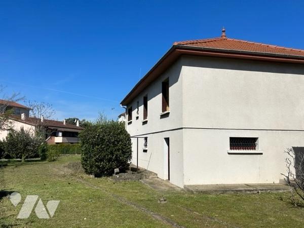 Maison d'habitation type 4  avec un joli jardin.