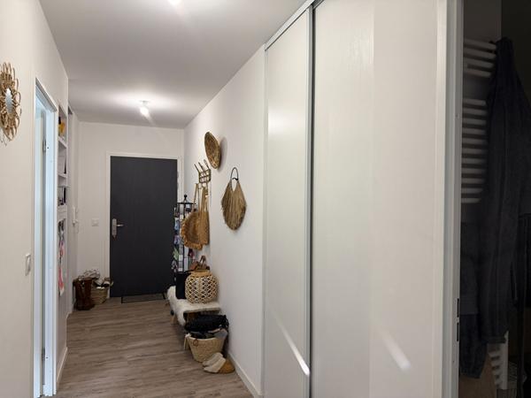 A Vendre Meaux  Appartement 2 pièce(s), balcon et parking .