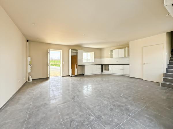 Trévoux (01600) Maison de ville en Duplex, jardin et stationnements