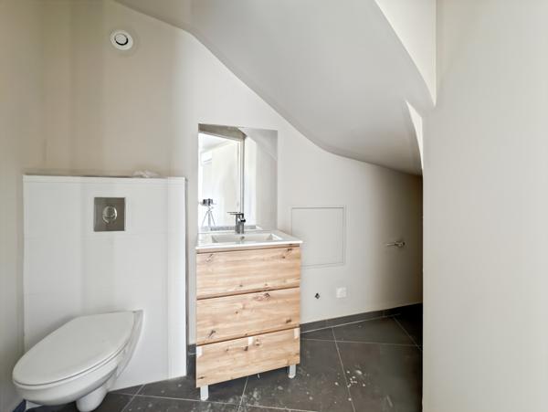 Trévoux (01600) Maison de ville en Duplex, jardin et stationnements