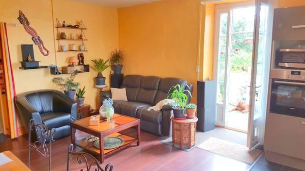 Maison à vendre P5 -160m2- Terrain 4044m2-Dépendances -Proche Astaffort