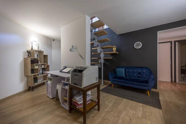 Antibes (Saint Jean) – Villa avec garage, jardin et piscine