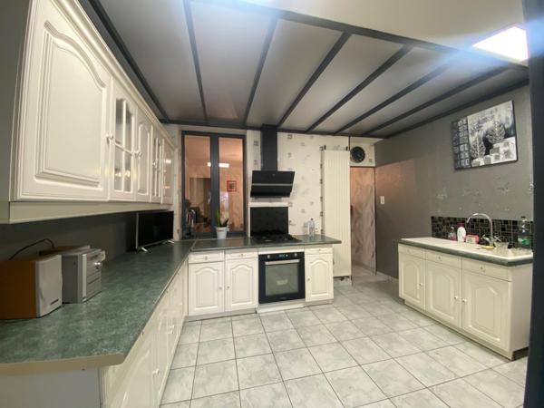 MAISON DE VILLE AVEC JARDIN