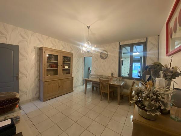 MAISON DE VILLE AVEC JARDIN