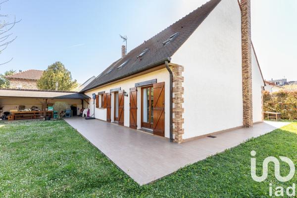 Pavillon 7 pièces de 170 m² à Choisy-le-Roi (94600)