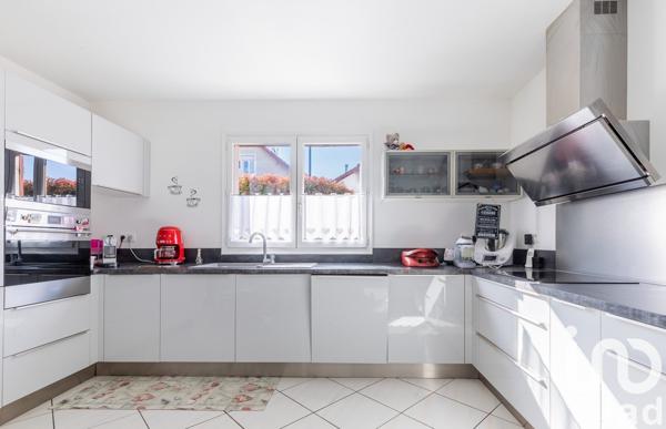 Pavillon 7 pièces de 170 m² à Choisy-le-Roi (94600)