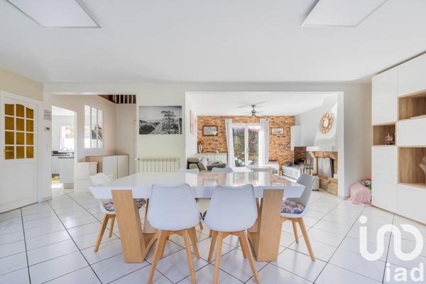 Pavillon 7 pièces de 170 m² à Choisy-le-Roi (94600)