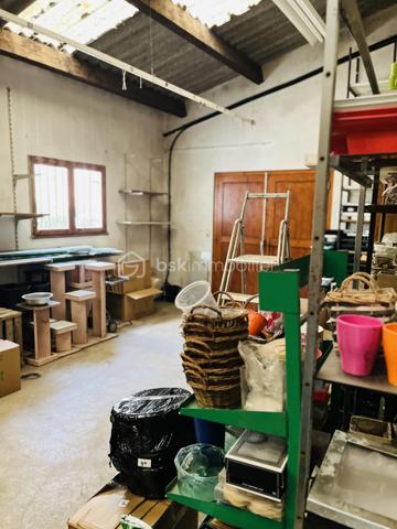 Local d activites de 125 m²