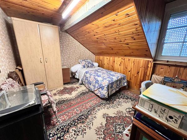 78200 MANTES LA JOLIE, Maison 7 pièce(s) 130 m2, 4 chambres, jardin clos de murs, sous-sol total