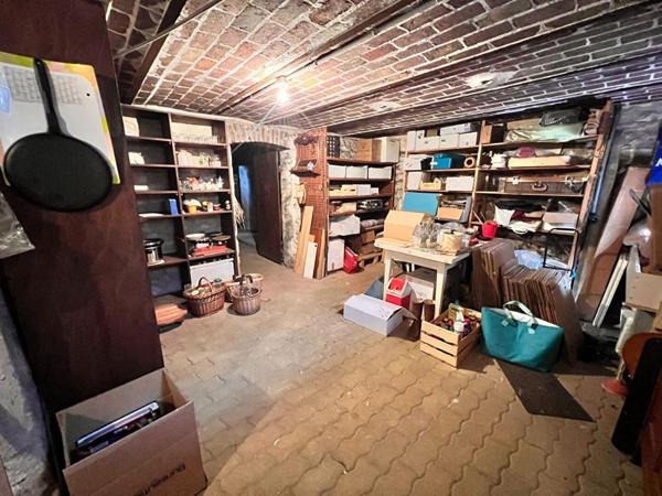 78200 MANTES LA JOLIE, Maison 7 pièce(s) 130 m2, 4 chambres, jardin clos de murs, sous-sol total