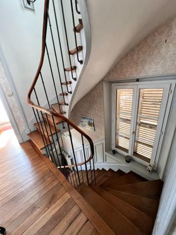 78200 MANTES LA JOLIE, Maison 7 pièce(s) 130 m2, 4 chambres, jardin clos de murs, sous-sol total