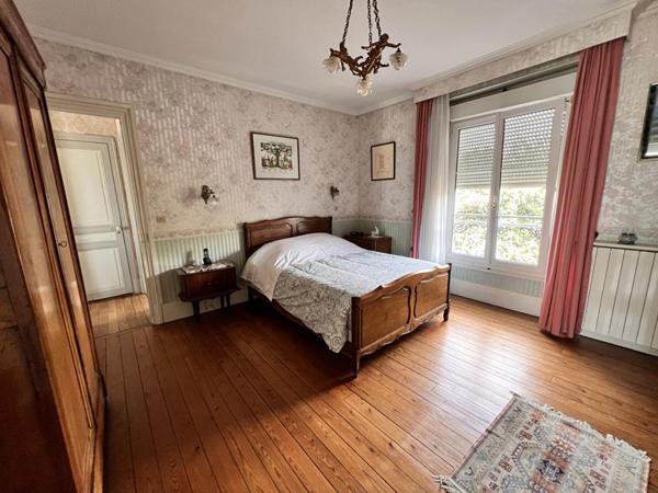 78200 MANTES LA JOLIE, Maison 7 pièce(s) 130 m2, 4 chambres, jardin clos de murs, sous-sol total
