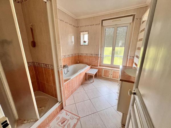 78200 MANTES LA JOLIE, Maison 7 pièce(s) 130 m2, 4 chambres, jardin clos de murs, sous-sol total