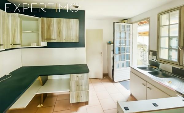 Opportunité pour investisseur sur le secteur d'Etampes ! Ensemble mixte composé de 3 lots avec parking et hang