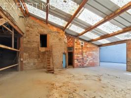 Opportunité pour investisseur sur le secteur d'Etampes ! Ensemble mixte composé de 3 lots avec parking et hang