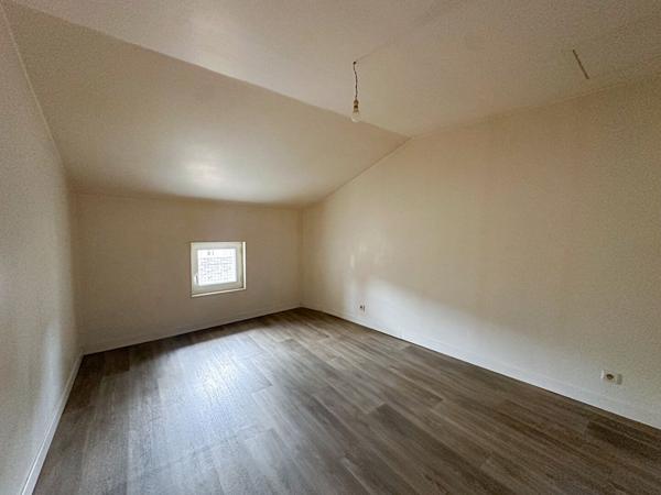 Maison de ville en pierres - centre de Doué la Fontaine 4 chambres