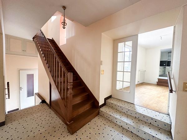 Maison de ville en pierres - centre de Doué la Fontaine 4 chambres