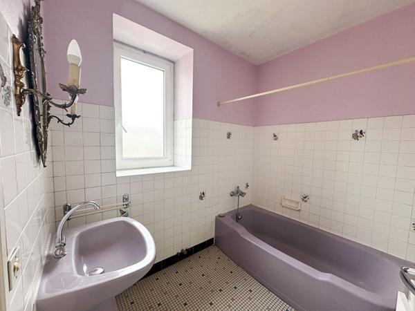 Maison de ville en pierres - centre de Doué la Fontaine 4 chambres