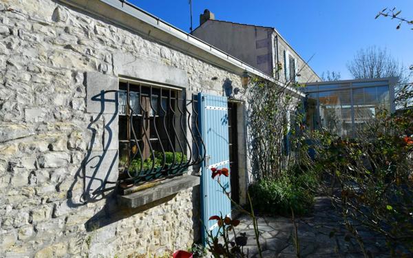 Maison à vendre    7 pièces • 204 m2 Saint-Xandre