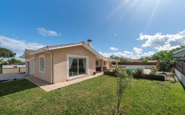 Maison à vendre    5 pièces •  Gujan-Mestras