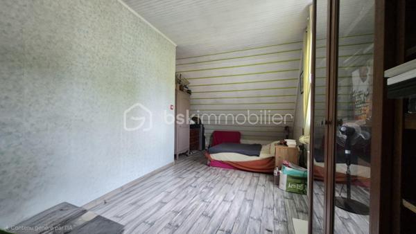 Découvrez cette agréable maison de 117m² habitables, idéale pour une première acquisition, située dans un environnement paisible et verdoyant à Essises 02570 5 min de Chézy sur Marne
Édifiée sur un terrain de 783m² faisant le tour complet de la maison, elle offre de beaux espaces de vie et un fort potentiel d'aménagement.
Au rez-de-chaussée, vous trouverez :
Une cuisine fonctionnelle
Une salle d'eau 
Un vaste salon/salle à manger de 33.4m²
Un accès direct à un balcon permettant de rejoindre le jardin 

À l'étage :
L'espace nuit se compose de deux grandes chambres de 27.08m² et 15.45m² offrant luminosité.

La maison bénéficie également d'un sous-total, idéal pour stockage, garage  ou un aménagement (chambre, cuisine...)  pour une partie invités.
La maison est équipée de fenêtres PVC et cheminée.