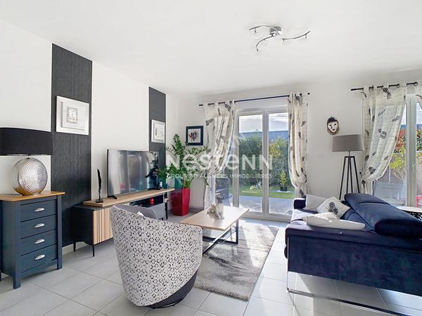 A vendre proche secteur Nazareth, maison 3 chambres, cuisine ouverte aménagée équipée, terrasse, jardin clos, garage.