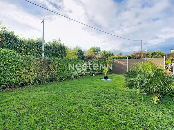 A vendre proche secteur Nazareth, maison 3 chambres, cuisine ouverte aménagée équipée, terrasse, jardin clos, garage.