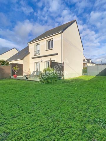 A vendre proche secteur Nazareth, maison 3 chambres, cuisine ouverte aménagée équipée, terrasse, jardin clos, garage.