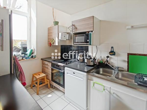 Appartement
         4 pièces
        - 81 m² 211 000 € *