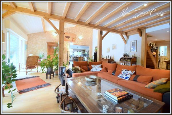 Propriété à vendre 7 pièces SOUSTONS (40) de 300 m² au calme avec dépendance