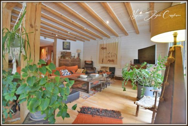 Propriété à vendre 7 pièces SOUSTONS (40) de 300 m² au calme avec dépendance