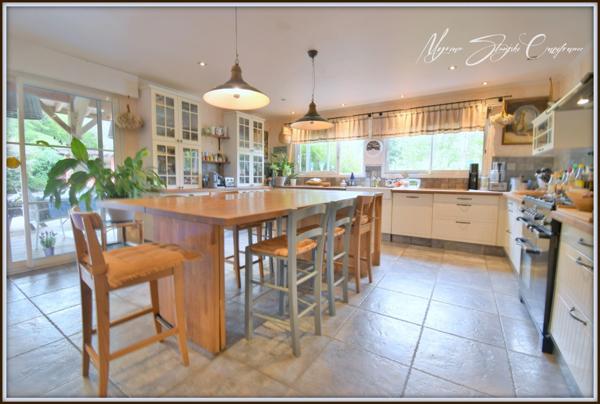 Propriété à vendre 7 pièces SOUSTONS (40) de 300 m² au calme avec dépendance