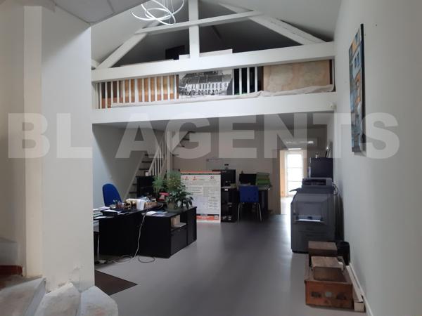 BATIMENT CLASSE C - 250 m2