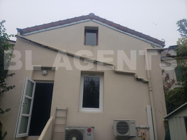 BATIMENT CLASSE C - 250 m2