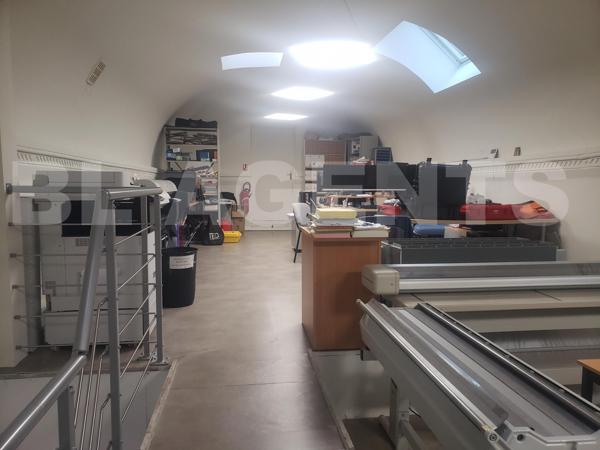 BATIMENT CLASSE C - 250 m2