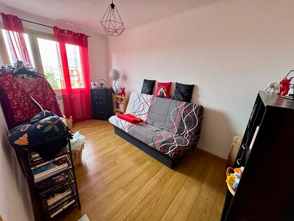 Appartement Nimes 5 pièce(s) 77.96 m2