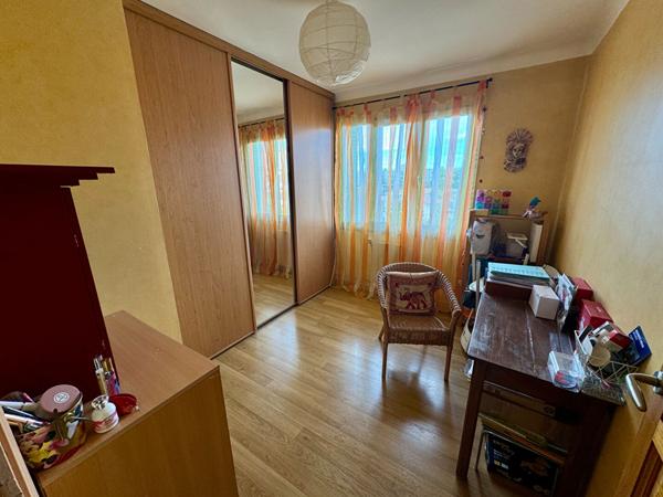 Appartement Nimes 5 pièce(s) 77.96 m2