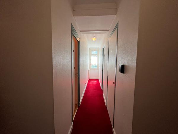 Immeuble Nevers 18 studios + un T3, rentabilité excellente, meublé, airbnb, 2h30 PARIS, ancien Hôtel