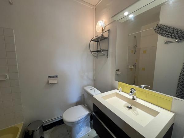 Immeuble Nevers 18 studios + un T3, rentabilité excellente, meublé, airbnb, 2h30 PARIS, ancien Hôtel